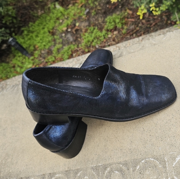 Donald J Pliner Blue Black Snakeskin Print Suede Loafers comfy 8M - Picture 1 of 11